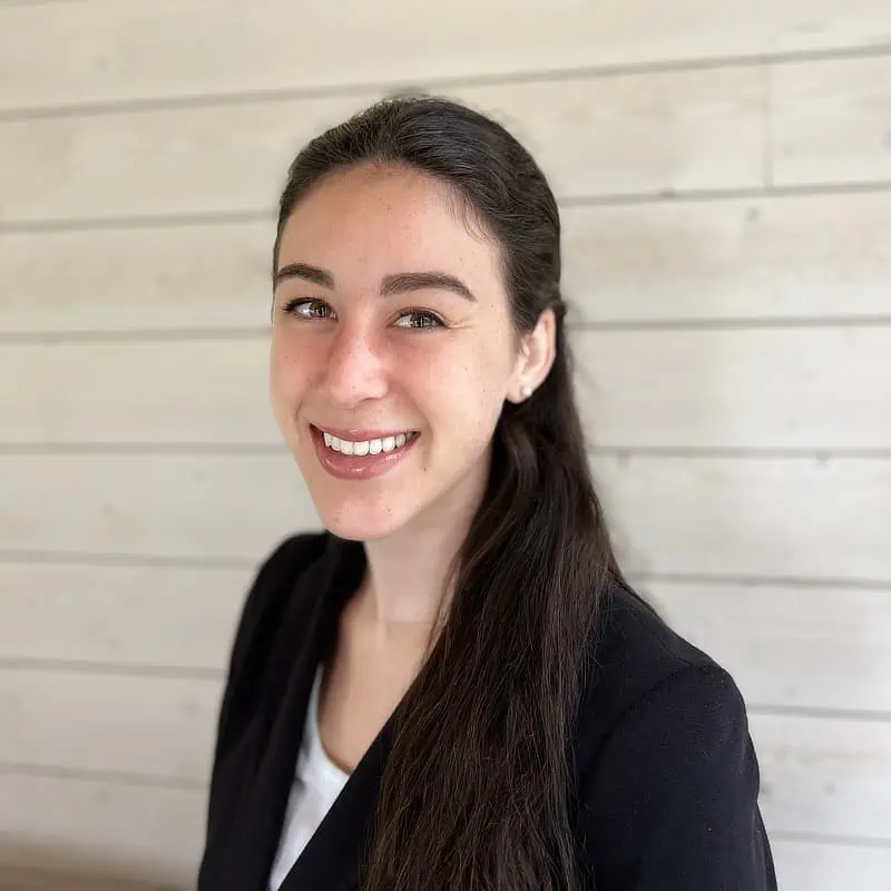 Knott-Scholarship-Funds-Alumni-Leigh-Fineran